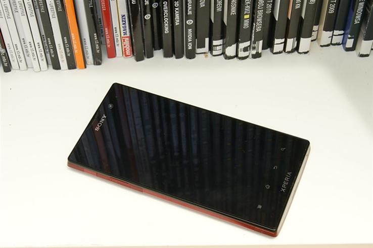 Sony Xperia Ion (13).jpg